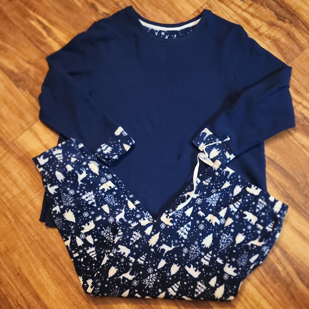 Cuddl Duds Blue Pajama Set with Polar Bear Print